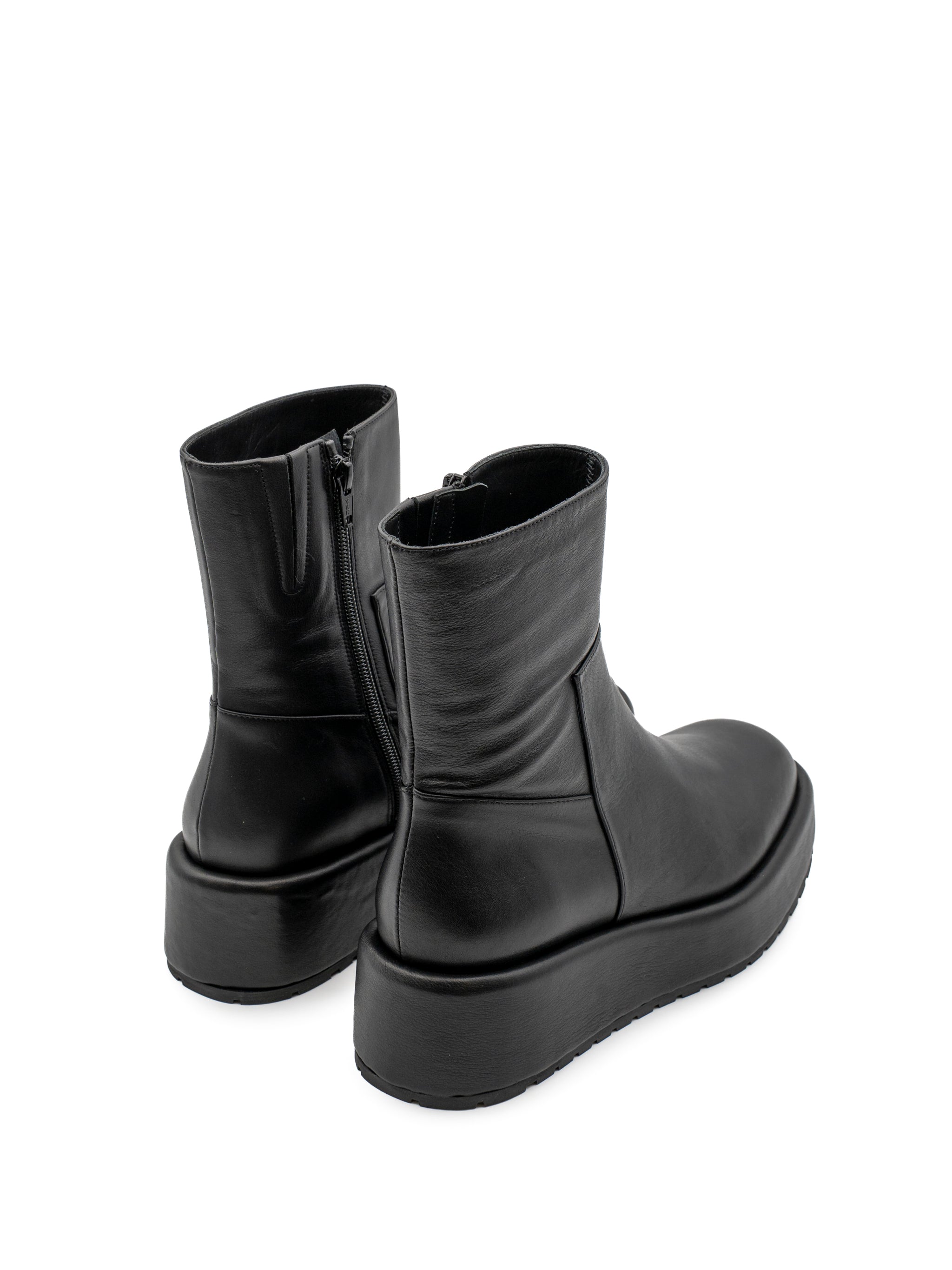 RENATA NAPPA BLACK